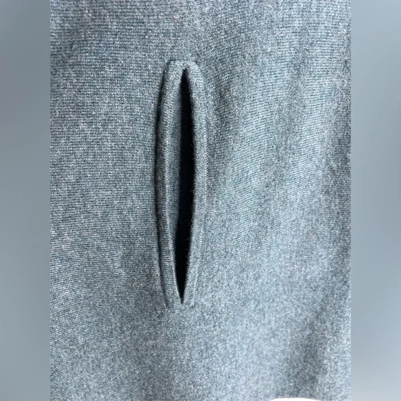 Garnet Hill Sweater Blue Wool Cashmere Oversized Turtleneck Pockets Casual MD - Picture 7 of 12